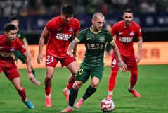 成都足球逆袭传奇：徐正源率队夺冠，管理层终释前嫌